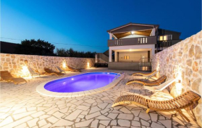Amazing Home In Podlug